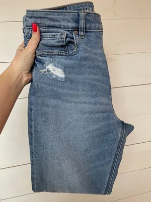 American Eagle Mom Jeans thumbnail 1