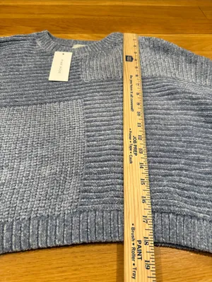 NWT pink Rose blue crop sweater size small. thumbnail 3