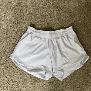 Lululemon Hotty Hot Low-Rise Lined Short 4" Serene Blue thumbnail 2