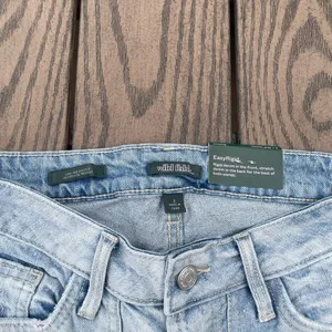 NWT Wild Fable Low-Rise bootcut light wash jeans easy rigid size 2 thumbnail 6