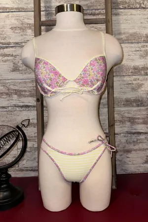 Two piece floral bikini set Multiple thumbnail 1