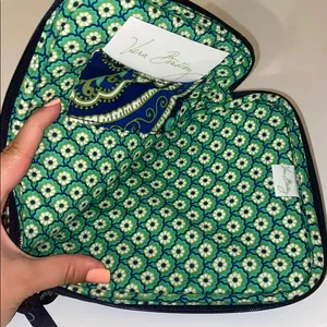 VERA BRADLEY IPAD HOLDER thumbnail 3