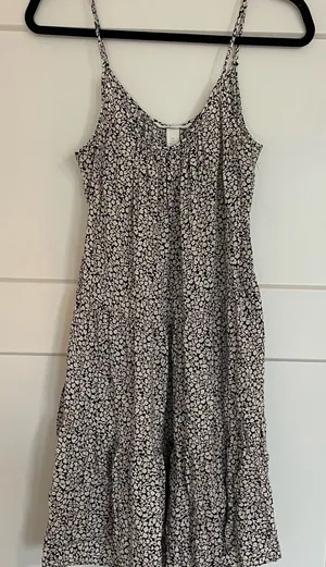 H&M Black and White Floral Midi Dress thumbnail 1
