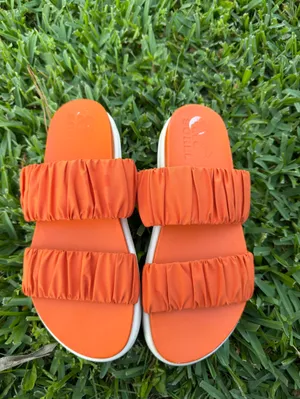 Sorel Roaming Two Strap Slide Sandals Orange Puff Strap Comfort Slides Size 7 thumbnail 2