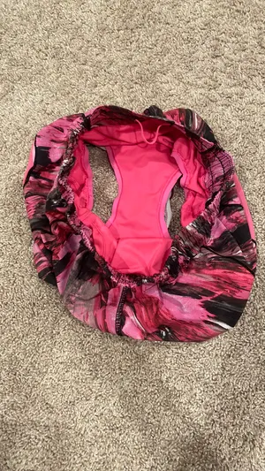 Lululemon Shorts 2.5" Hotty Hot Low-Rise thumbnail 3