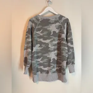 Aerie Woman's Green Grey Camo Oversized Crewneck Sweatshirt Small thumbnail 3