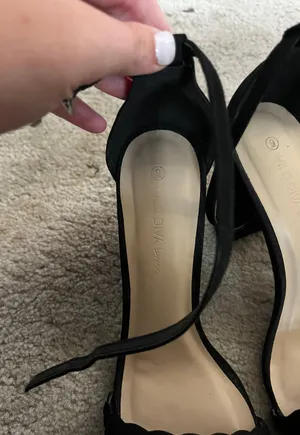 Black High Heels Size 9 thumbnail 2