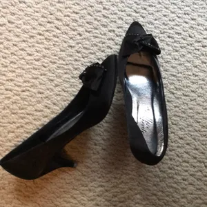 Gorgeous dressy black fabric heels w/ sequins. 7.5 thumbnail 3