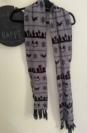 The Nightmare Before Christmas Gray/Black Reversible Knit Scarf thumbnail 1