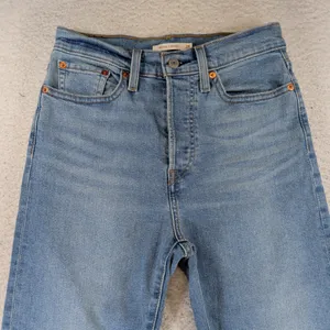 Levis Wedgie Straight High Rise Button Fly Blue Denim Jeans 28x28 34964-0263 thumbnail 7