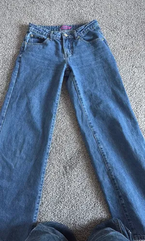 Low-Rise Edikted Jeans thumbnail 1