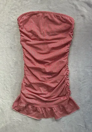 Edikted Gaia Gathered Mini Dress Red White Size XS Ruffle Hem Strapless Ruched thumbnail 1