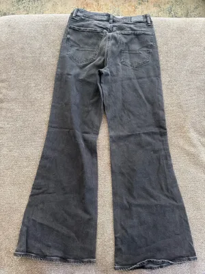 American Eagle High-Rise Flare Jeans thumbnail 2