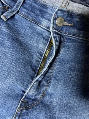 Levi’s 525 Perfect Waist Straight Mid Rise Jeans Size 14 thumbnail 4