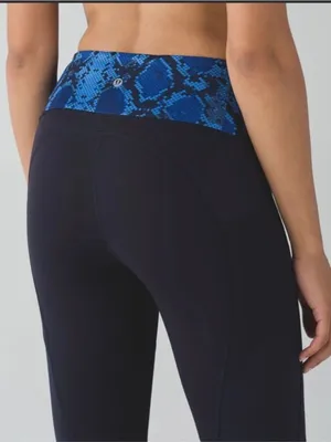 Lululemon All The Right Places Pant Size 6 Blue Snake Print Full Length Leggings thumbnail 5
