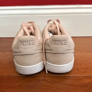 Nike Women's Court Vision Low Fashion Athletic Sneakers‎ Orange Pearl size 8.5 thumbnail 2
