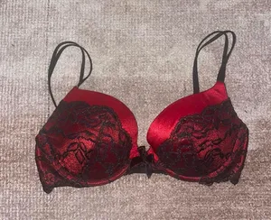 Victoria's Secret Bra thumbnail 1