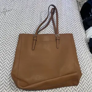 Women’s Michael Kors Jet Set Large Travel Tote Brown Camel Saffiano Leather thumbnail 5