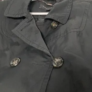 Jones New York Double Breasted Raincoat Trench Coat in Black thumbnail 5