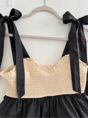 NEW LOVELO Smocked Tiered Maxi Dress Tie-Shoulder in Black and Cream MEDIUM thumbnail 5