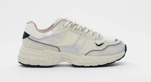 Zara iridescent piece sneaker silver (Size 5) New with tag thumbnail 2