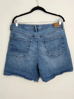 American Eagle Strigid Relaxed Cutoff Jean Shorts Size 12 thumbnail 4