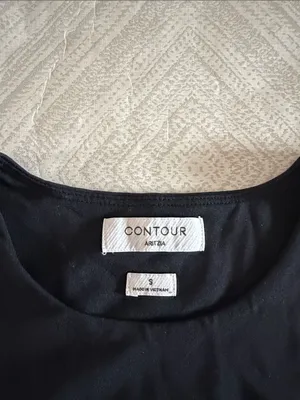 Aritzia Contour Black Crewneck Cropped Long Sleeve Top Size Small thumbnail 2