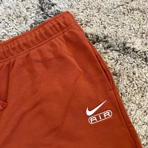 NWT NIKE Air Mid-Rise 6” French Terry Shorts thumbnail 4