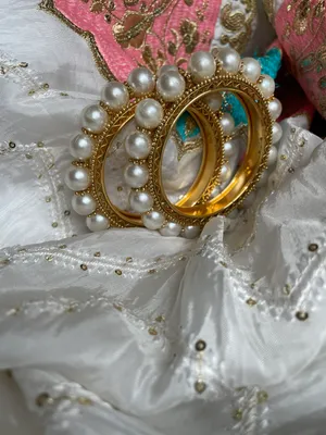 White & Gold Bracelet/ Bangle Set thumbnail 2