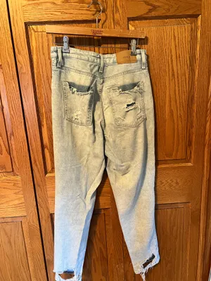 H&M Mom Jeans thumbnail 2