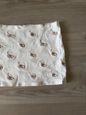 Classic Cream Mini Skirt with scorpion Embroidery thumbnail 2