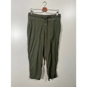 Lululemon Dance Studio Mid-Rise Cropped Pants Army Green Size 10 thumbnail 3