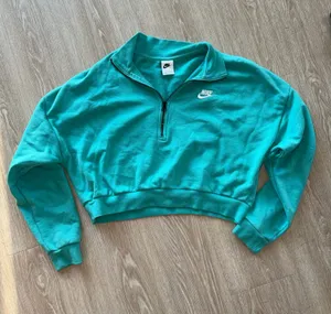 Nike Crop Quarter-Zip thumbnail 1