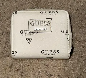 Guess Wallet thumbnail 1