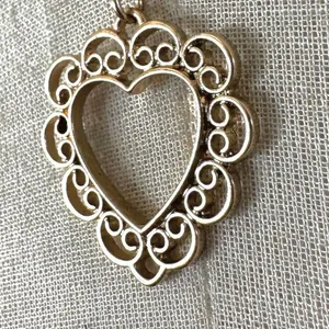 Gold tone open heart pendant necklace thumbnail 4