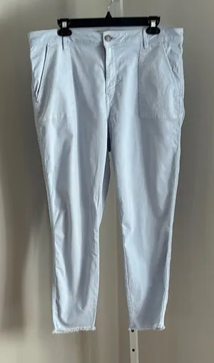 LOFT Light Blue Raw Hem Curvy Skinny Cropped Jeans Size 32/14 Lightweight Denim thumbnail 1