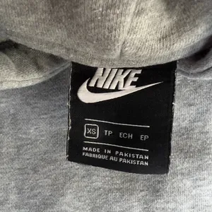 Nike Hoodie‎ XS Gray Pullover Sweatshirt Minimal Logo Unisex thumbnail 3