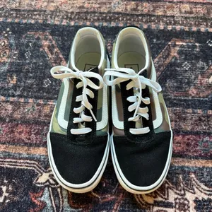 VANS Old Skool Woodland Camo Black Green Low Top Women’s‎ Lace Sneaker thumbnail 2