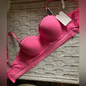 Pink Lace Bra Top Size 34C thumbnail 9