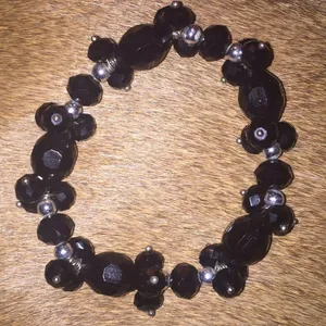 ☂️New W/O Tag☂️Black Beaded Expandable Bracelet☂️ thumbnail 1