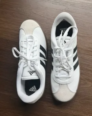 NWOT Adidas VL Court 3.0 White Black Gum Sole Sneakers Mens 7 Womens 8.5 thumbnail 1