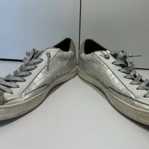 P448 John Sneakers Womens 38 8 Silver Metallic Leopard Print Iridescent Italian thumbnail 6