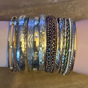 Gold tone bangle bracelet bundle thumbnail 1