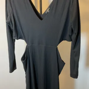 AFRM Black Side Cut Out Bodycon Dress 2X Plus Long Dolman Sleeve V-Neck Midi thumbnail 4