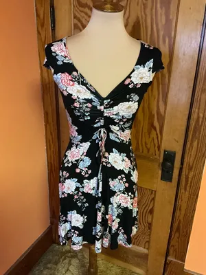 Love Fire Floral Ruched Mini Dress Black Pink Stretch Fit Flirty Date Night thumbnail 6