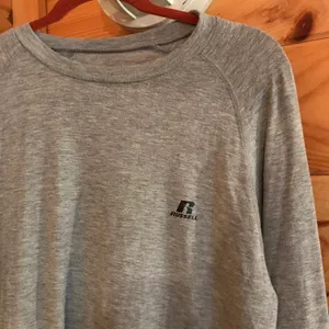 Russell LIGHT GREY THIN ATHLETICS LONG SLEEVE LOGO GRAPHIC TEE TOP thumbnail 2