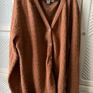 Cozy Brown Button thumbnail 2