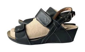 Clark’s black leather comfort sandals size 7M thumbnail 1