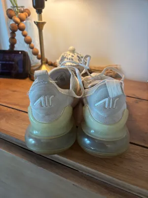 Nike Air Max 270 thumbnail 4