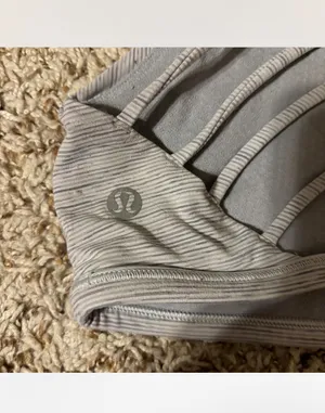 Lululemon grey and white sports bra With Padding Size 8 thumbnail 3